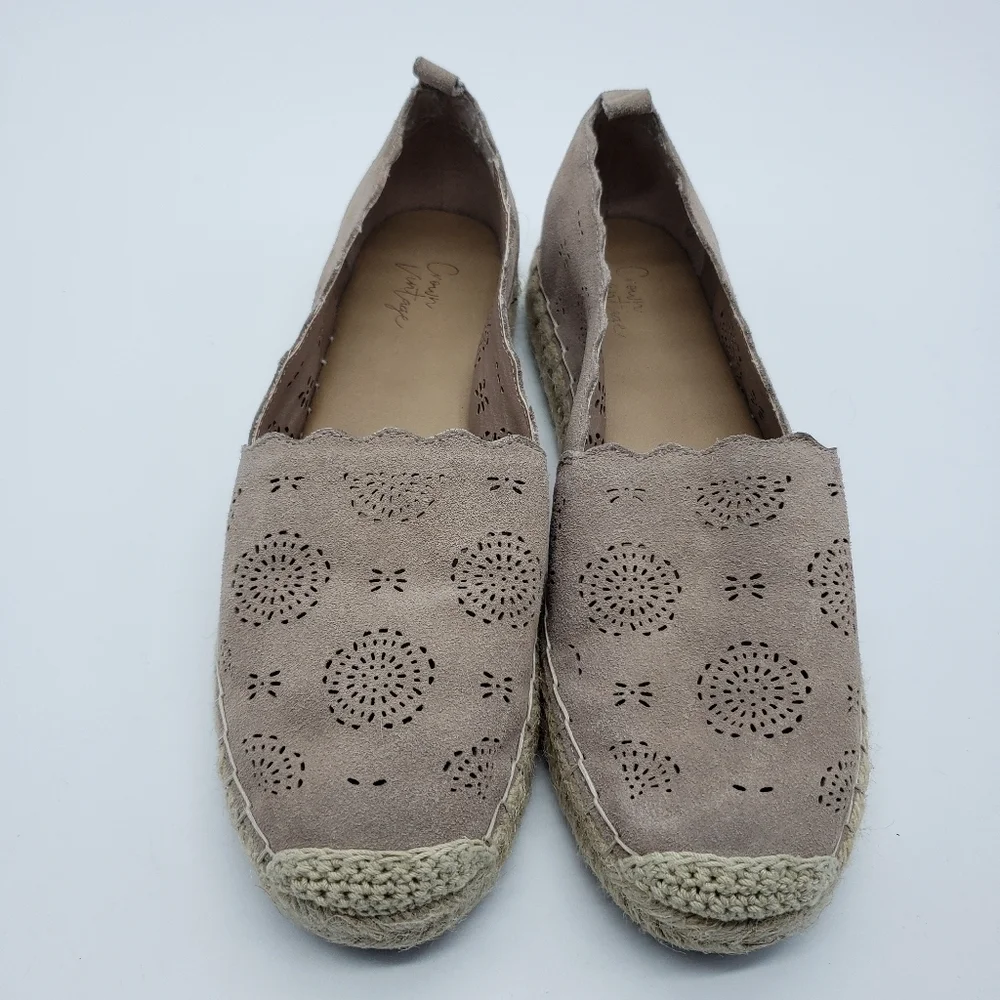 𝅺CROWN Vintage Clover women US 10 tan taupe laser cut leather upper espadrilles